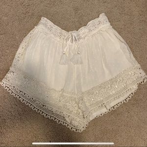 American Eagle flowy shorts